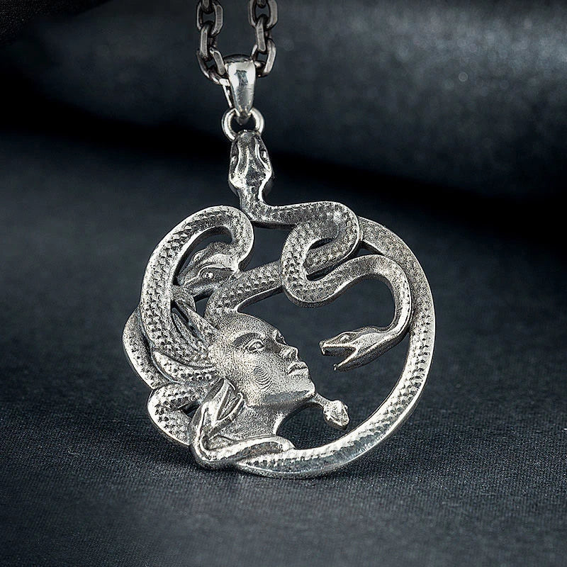 Ancient Greek Mythology Medusa Snake Pendant Necklace - High-Quality Fashion Jewelry for Men and Women, Mythological Amulet Gift