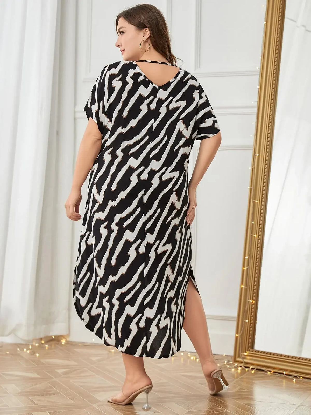 Plus Size Zebra Print Women’s Nightgown - V Neck, Short Sleeve, Side Split Sleepwear Pajamas Dress