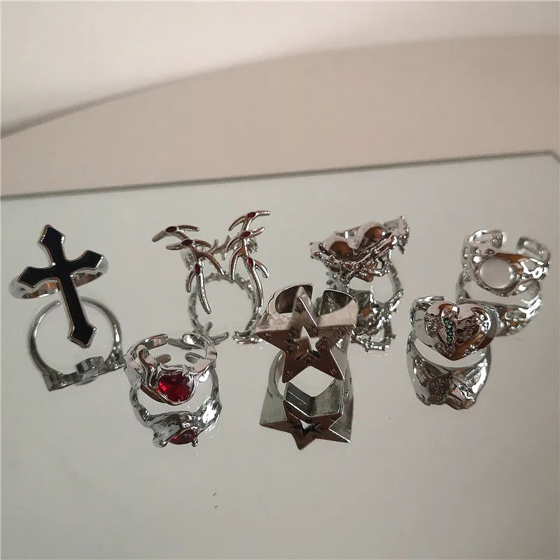 Kpop Goth Punk Harajuku Metal Thorns Love Heart Star Cross Ring for Women Egirl Vintage Aesthetic Jewelry Y2K Grunge Accessories