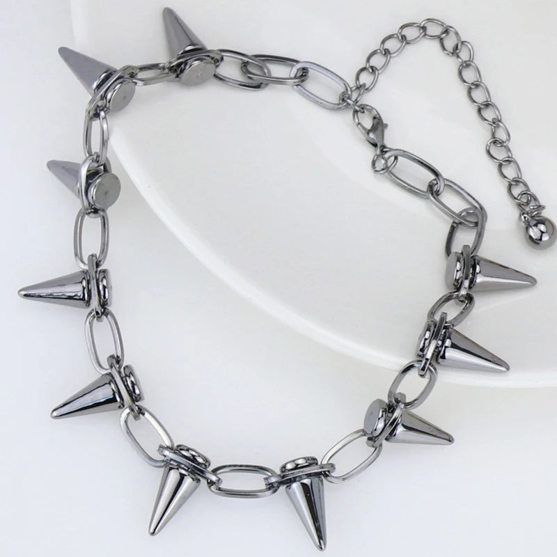 Fashion Punk Spike Chokers Necklaces: Goth Rivet Collar Choker with Metal Spike Link Chain, a Unisex Statement Piece for Rock Night Club Jewelry.