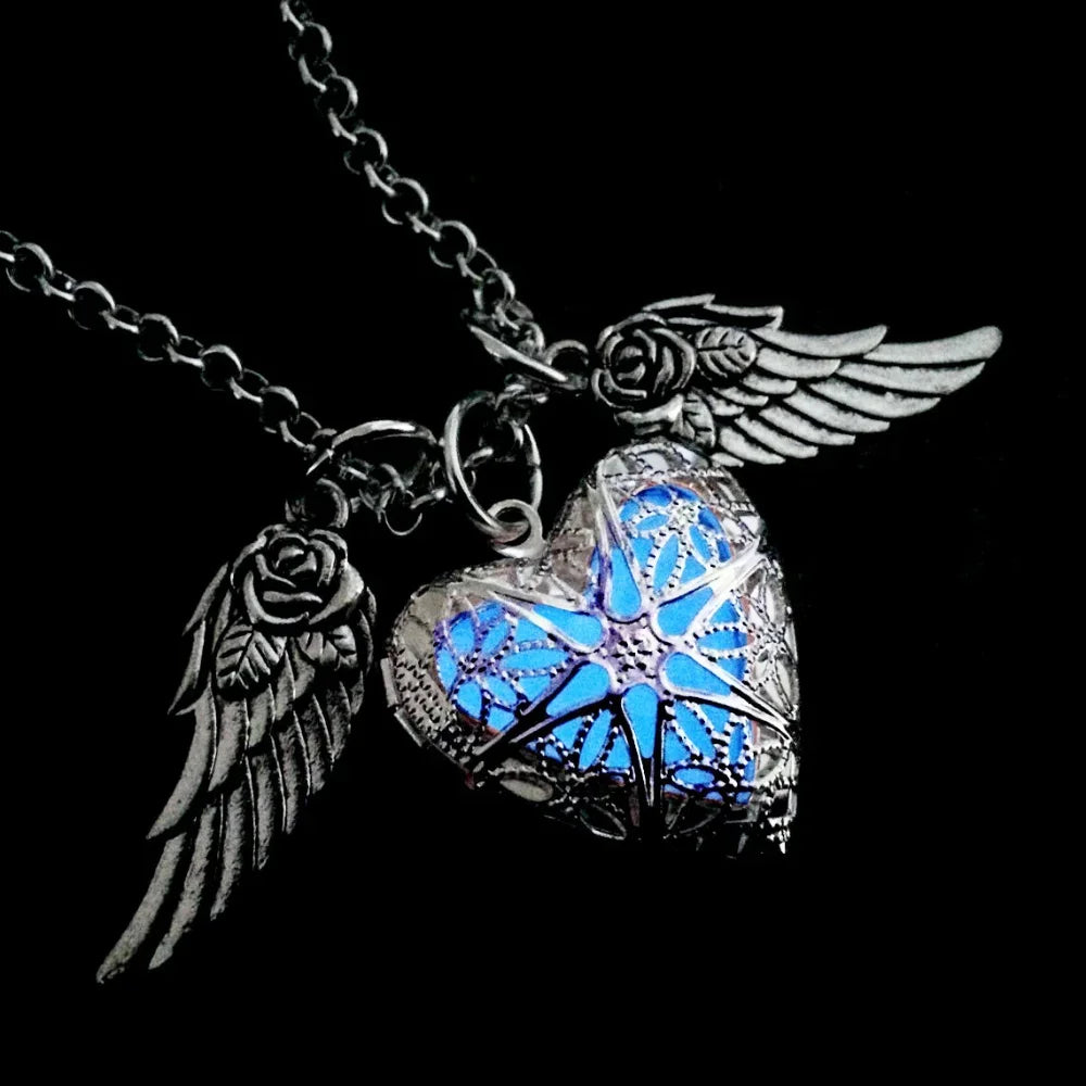 Angel Heart Wing Pendant Luminous Halloween Necklace - Glow In The Dark Fluorescent Glowing Heart Pendant Necklace for Men and Women