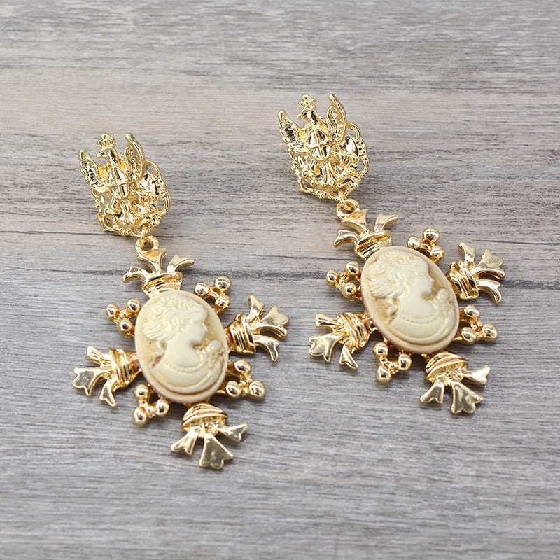 Exaggerated Baroque Resin Figure Earrings – Retro Courtly Style Artistic Jewelry for Girls