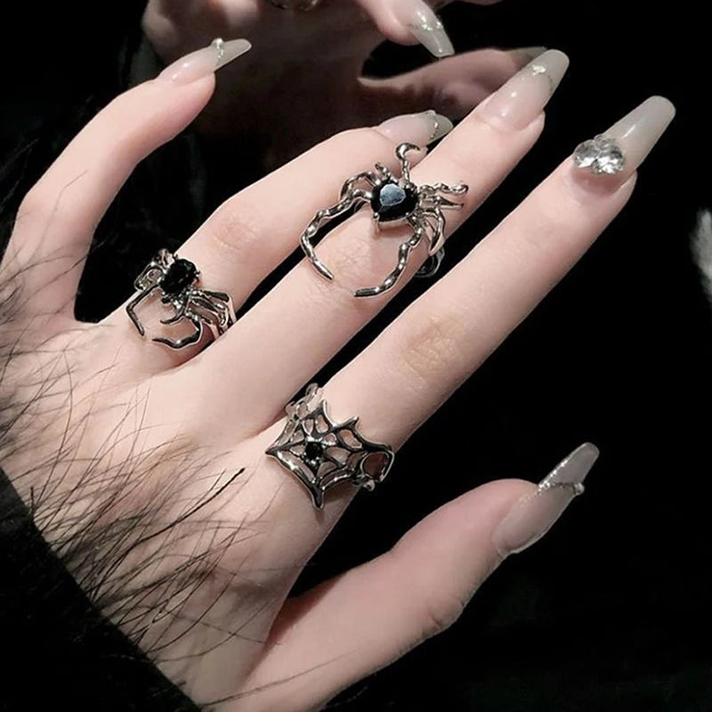 Gothic Punk Style Spider Ring for Women – Black Crystal Goth Jewelry, Dark Retro Halloween Gift