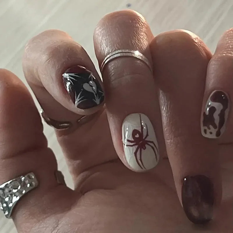 Red Black Spider Printed False Nails Halloween Nail Art Decor Press on Nails for Girl Gifts Short Round Cool Y2k Style Fake Nail