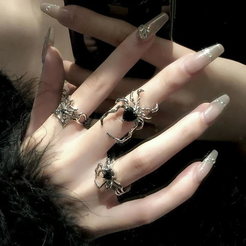 Gothic Punk Style Spider Ring for Women – Black Crystal Goth Jewelry, Dark Retro Halloween Gift