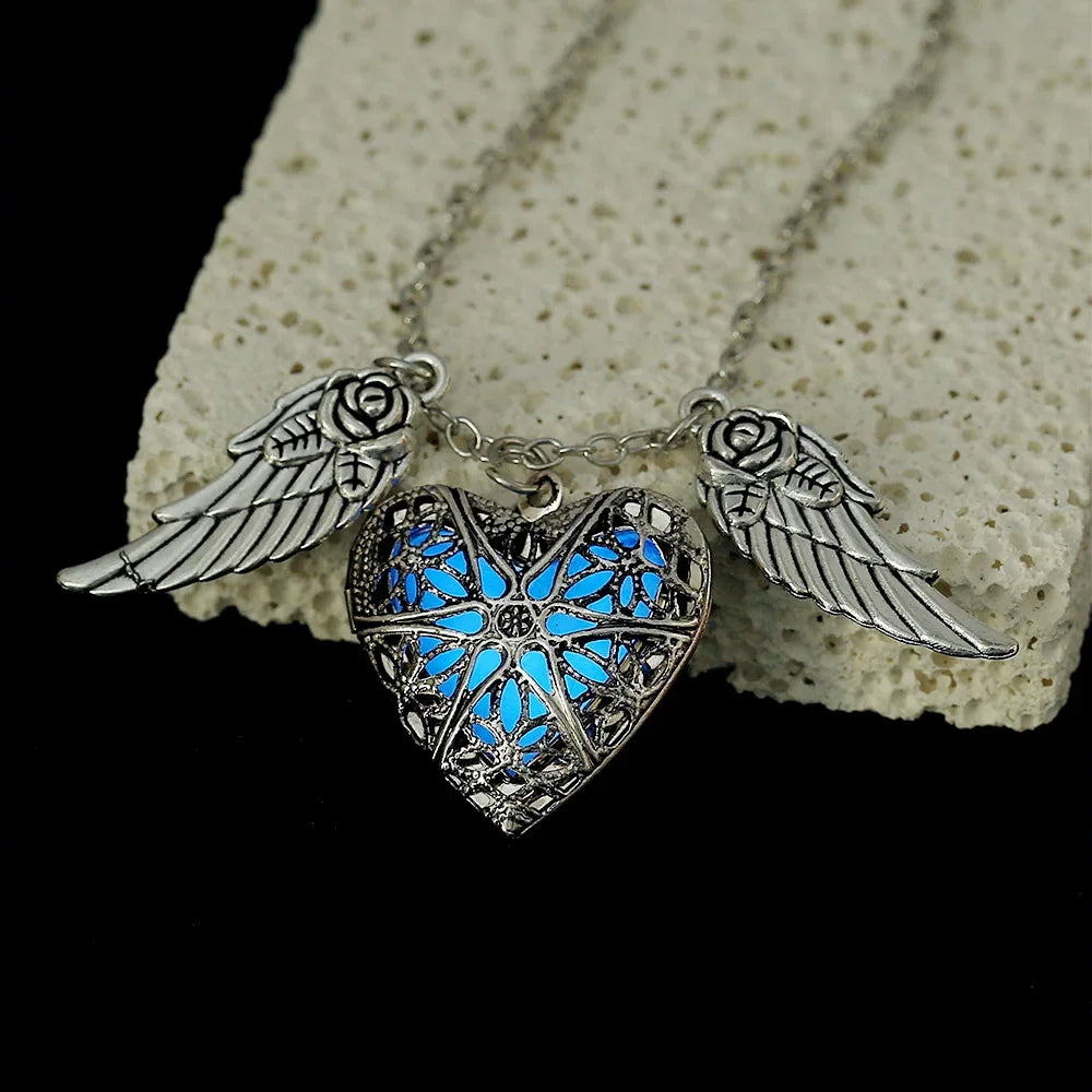 Angel Heart Wing Pendant Luminous Halloween Necklace - Glow In The Dark Fluorescent Glowing Heart Pendant Necklace for Men and Women