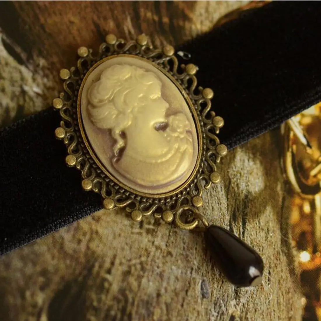 Gothic Retro Black Victorian Cameo Choker - Pearl Bead Velvet Pendant Necklace for Women and Girls