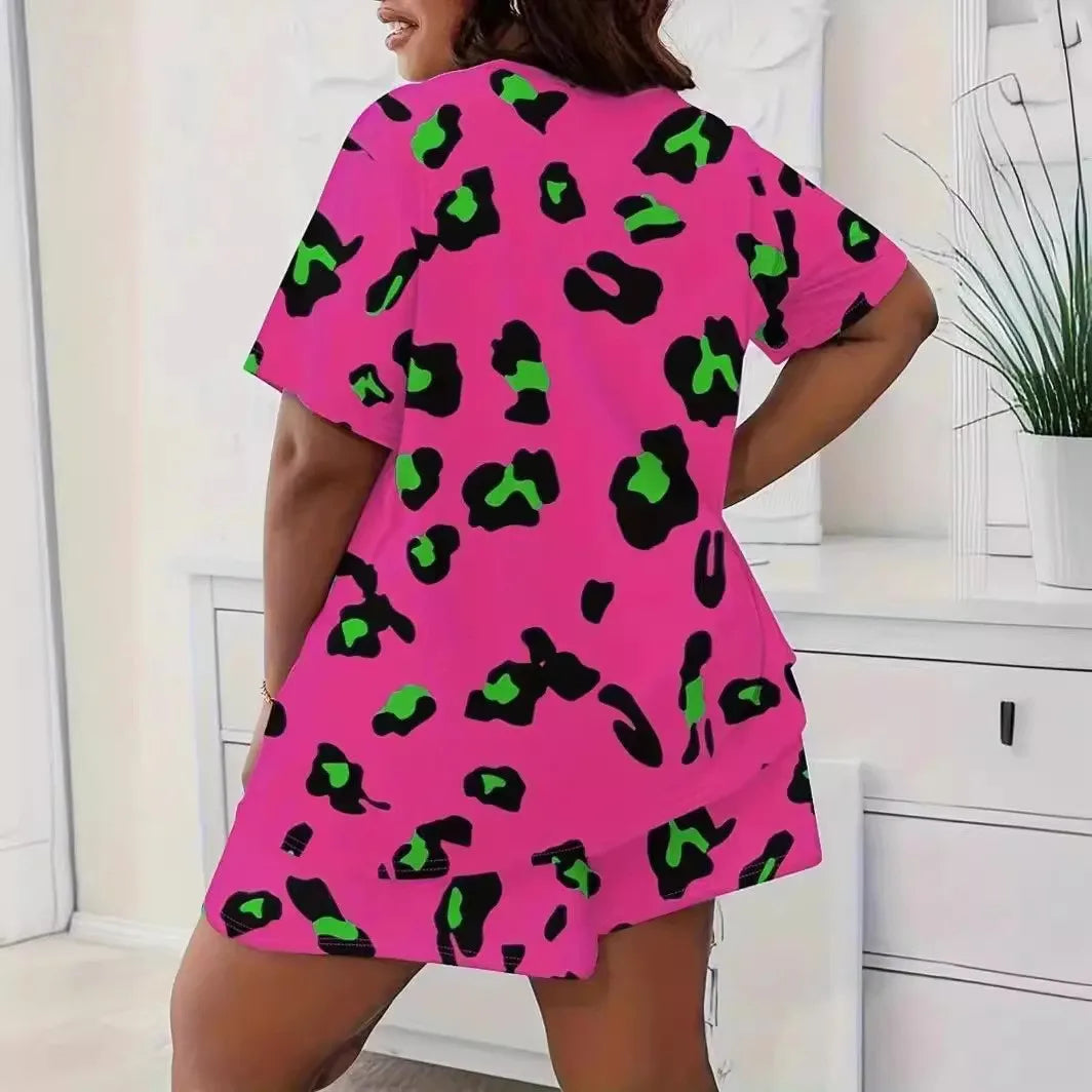 Plus Size Casual Loungewear Set - Women's Allover Print Short Sleeve Round Neck Tee & Shorts Pajama Two Piece Set