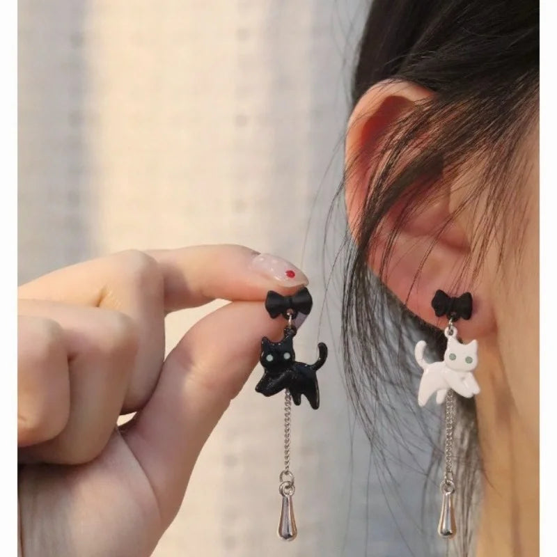 2023 New Asymmetric Cat Women's Earrings Personalized Vintage Cute Girl Bow Tassel Earrings Wholesale