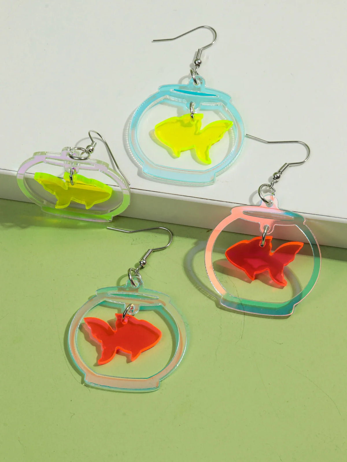 Bright Acrylic Neon Color Goldfish Tank Drop Earrings for Women - Cute Iridescent Fish Tank Pendant Jewelry Gifts