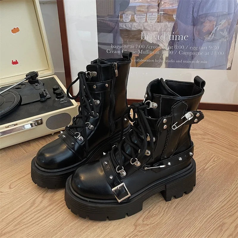 Fashion New Women's Biker Boots Patent Leather Breathable Zipper Lolita Platform Boots 2023 Winter New Retro Gothics Boots