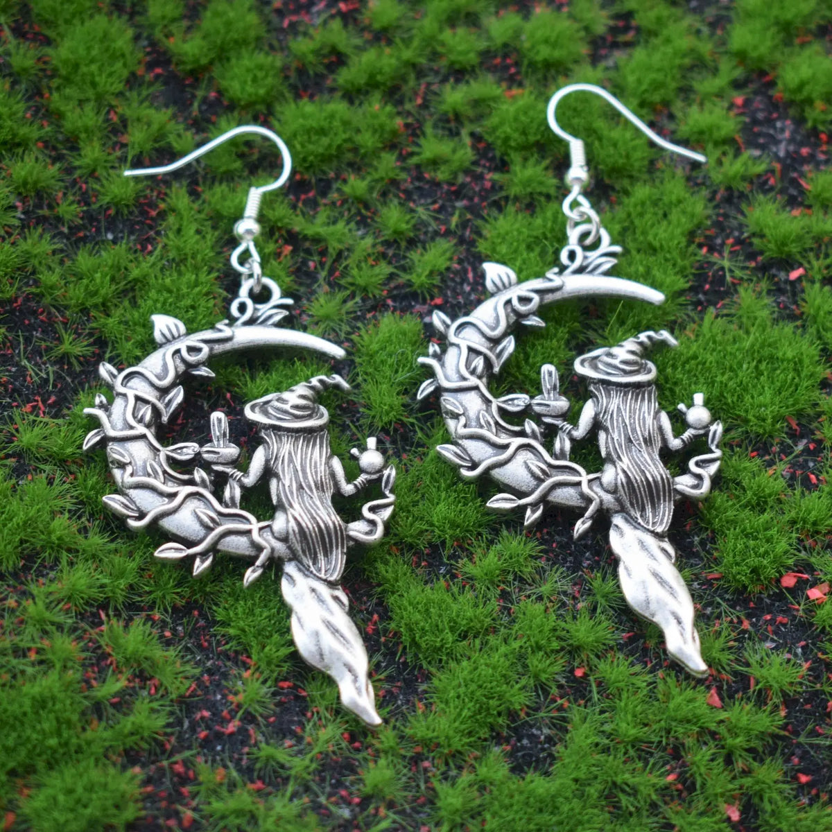 1 Pair Gothic Mystical Crescent Moon Witch Earrings