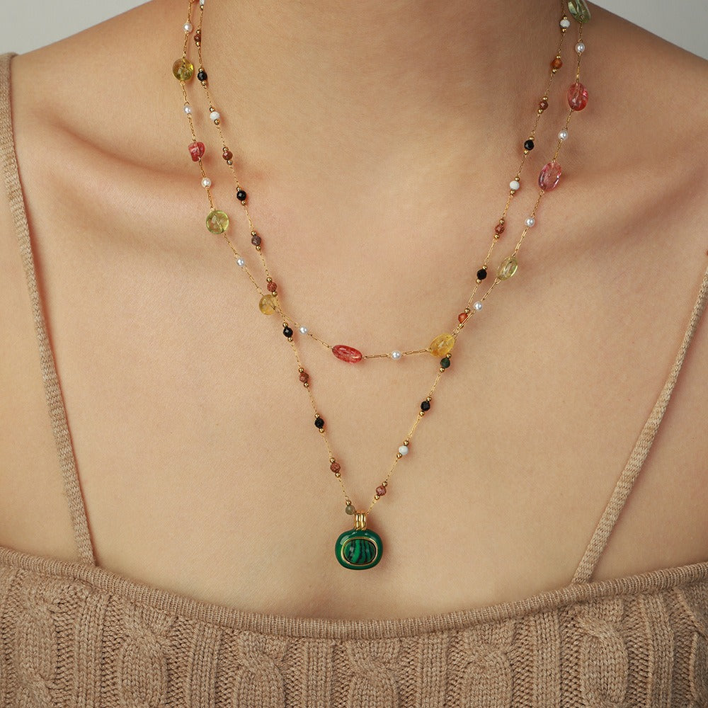 Exquisite and noble 18K gold collarbone chain and gemstone design necklace