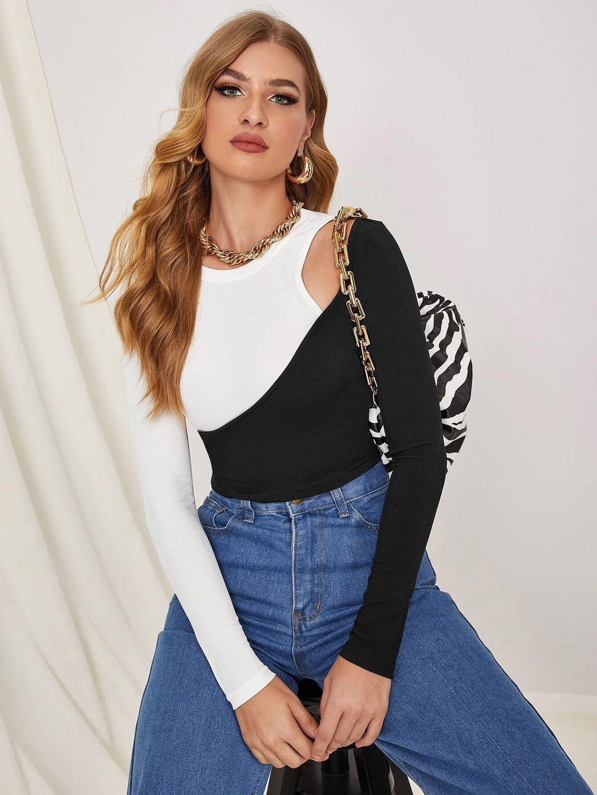 Black And White Color Block Shoulder Cut Out Long Sleeved Graphic Print Crop Tee Shirt