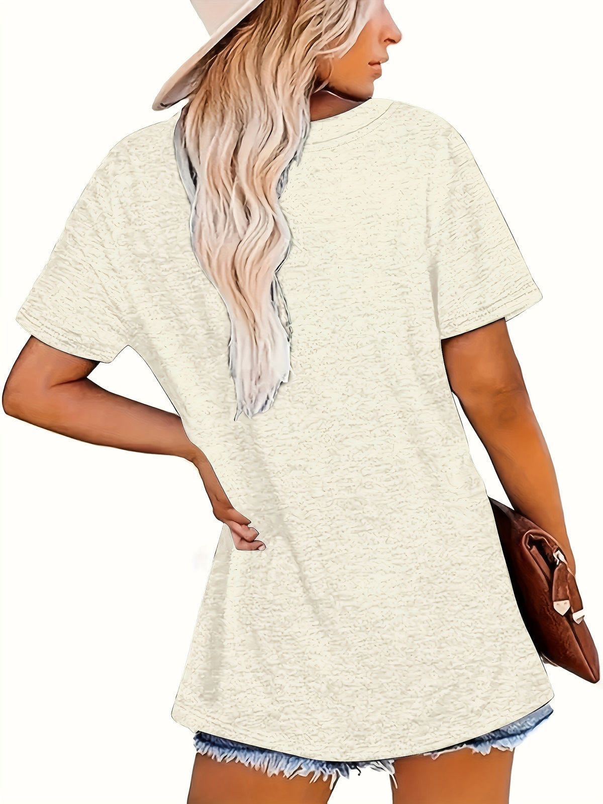 Stylish Plus-Size Letterprint T-Shirt for Women: A Must-Have for Spring and Summer