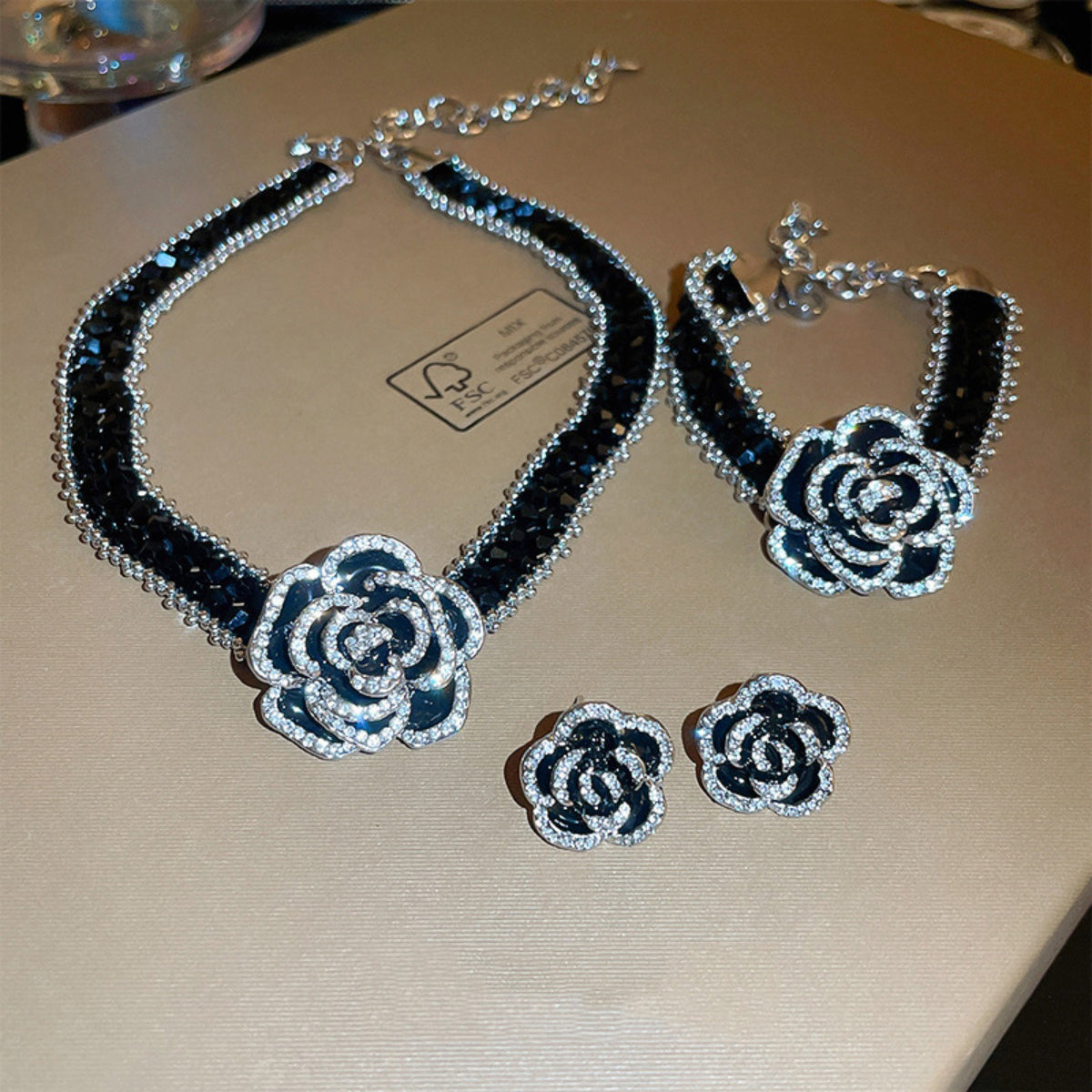 Alloy Crystal Rose Choker Necklace – Elegant Floral Design, Bracelet Sold Separately