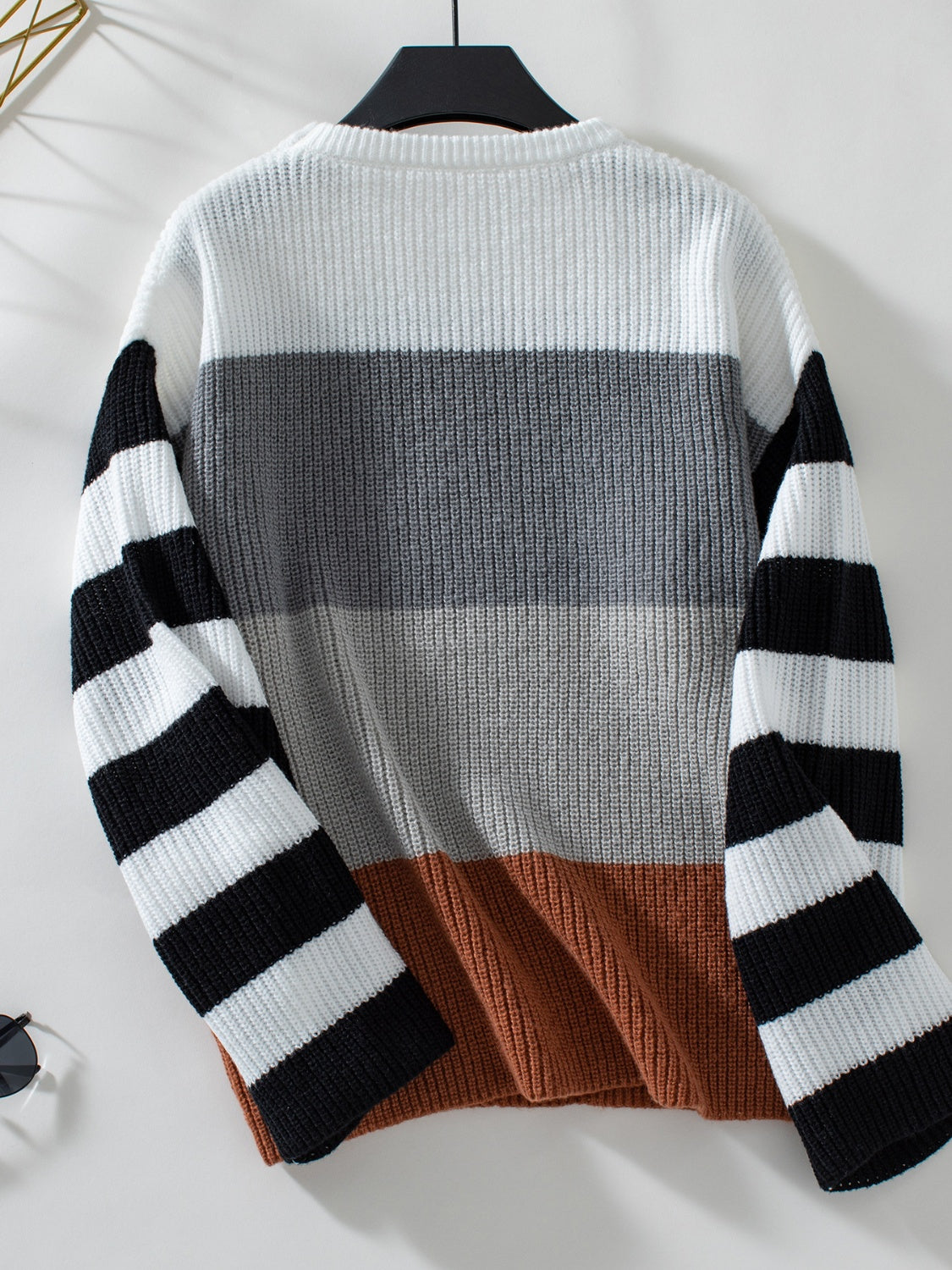 Women’s Color Block Round Neck Long Sleeve Sweater