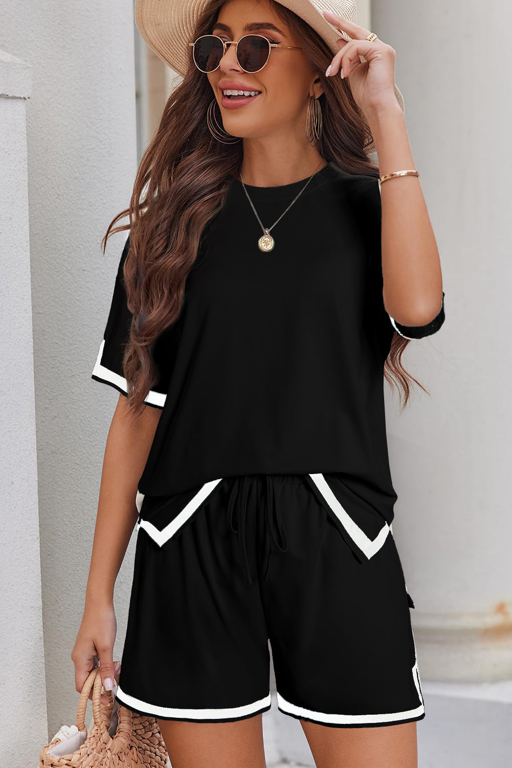 Black Contrast Trim Tee and Shorts Set - Stylish and Comfortable Loungewear Outfit