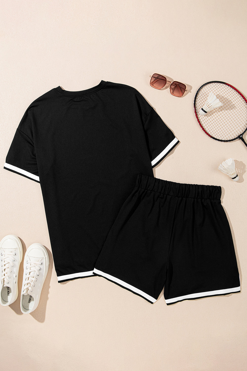 Black Contrast Trim Tee and Shorts Set - Stylish and Comfortable Loungewear Outfit