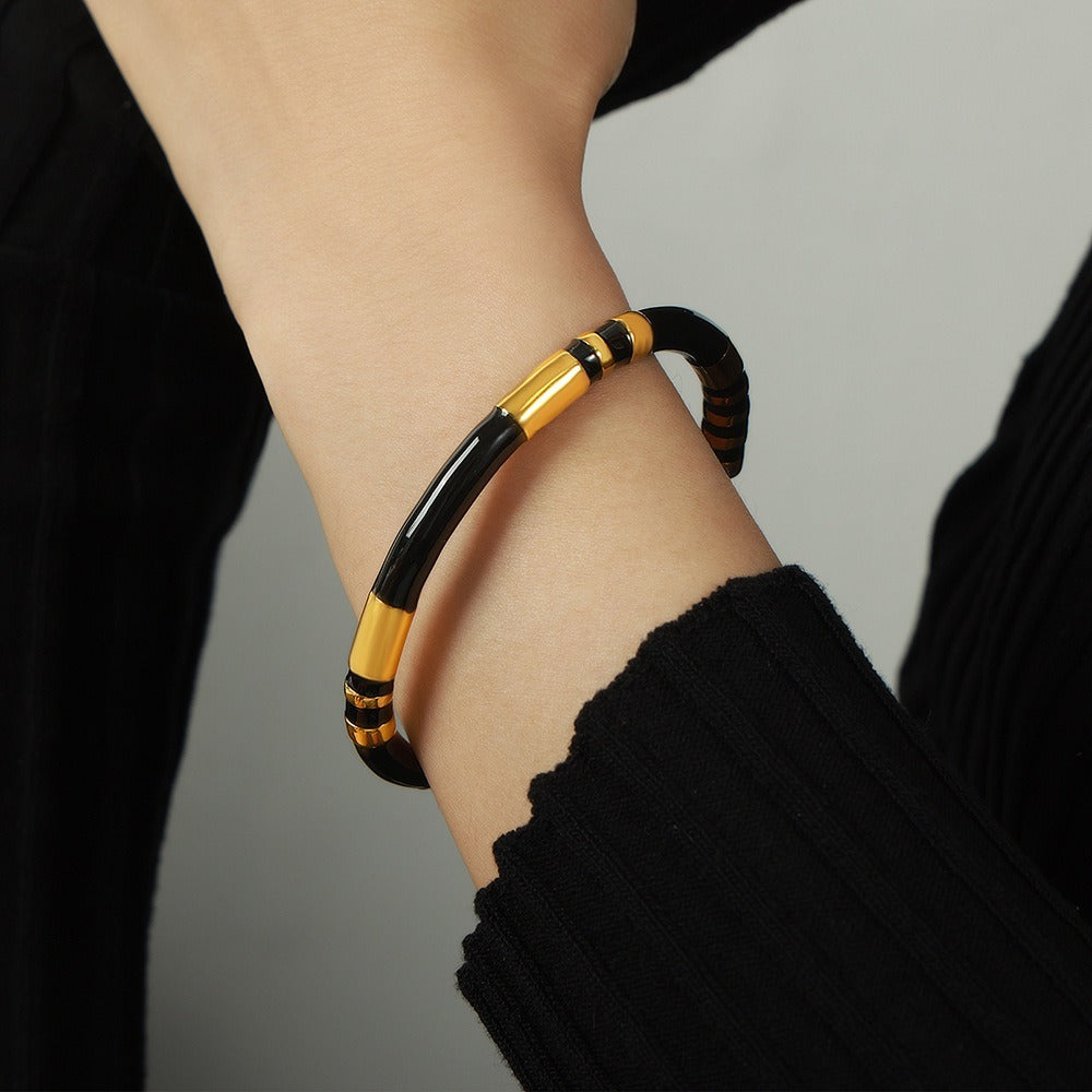 18K gold simple and elegant C-shaped opening design versatile bracelet