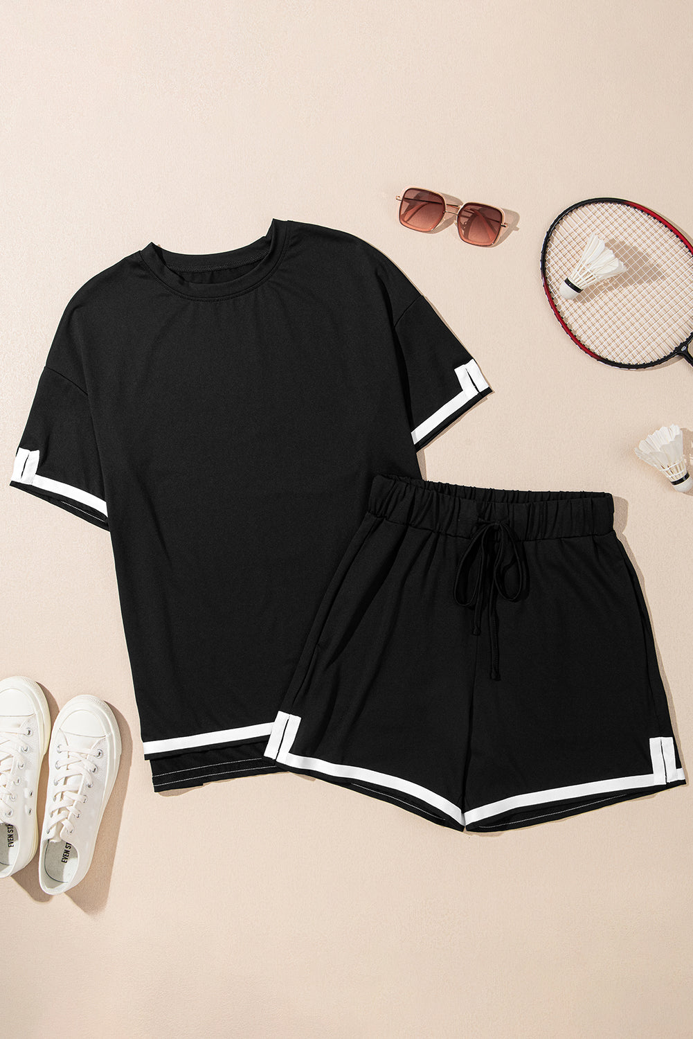 Black Contrast Trim Tee and Shorts Set - Stylish and Comfortable Loungewear Outfit