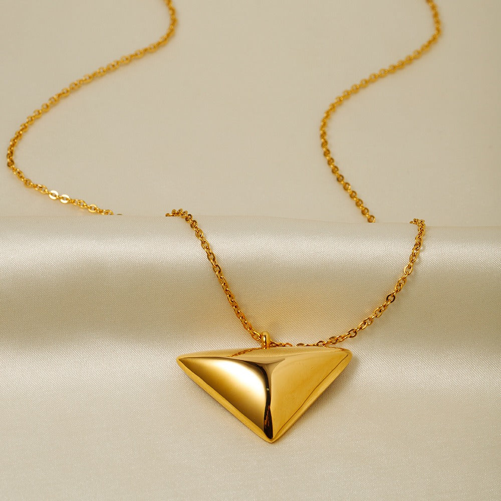 18k gold fashionable simple triangle pendant necklace