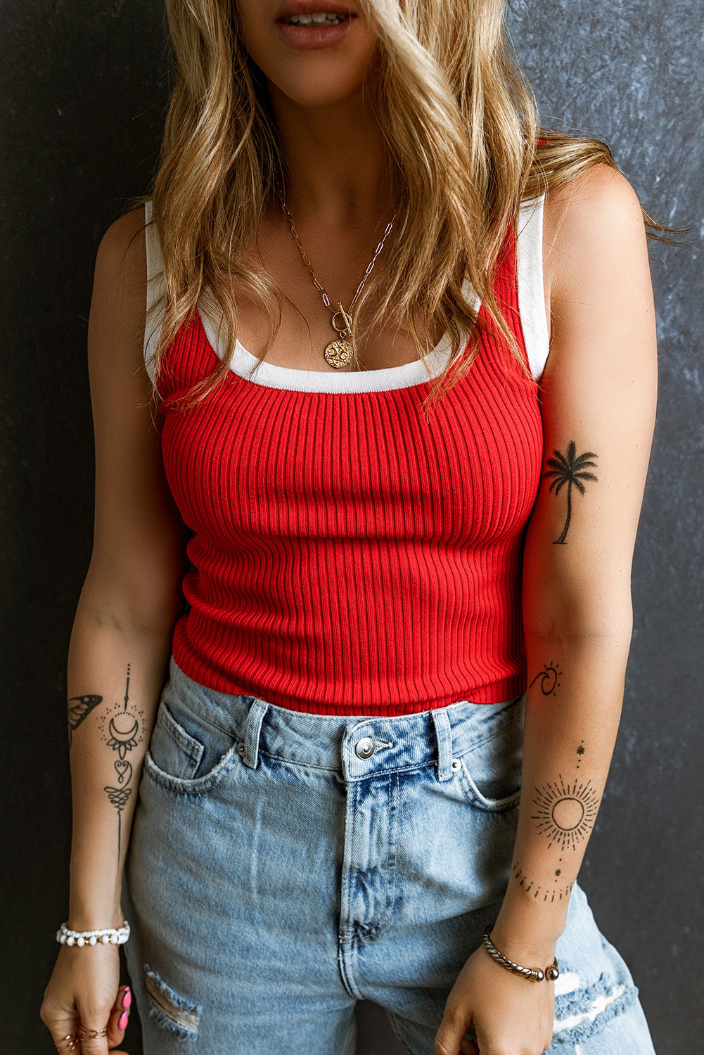 Fiery Red White Contrast Trim U Neck Ribbed Knit Tank Top