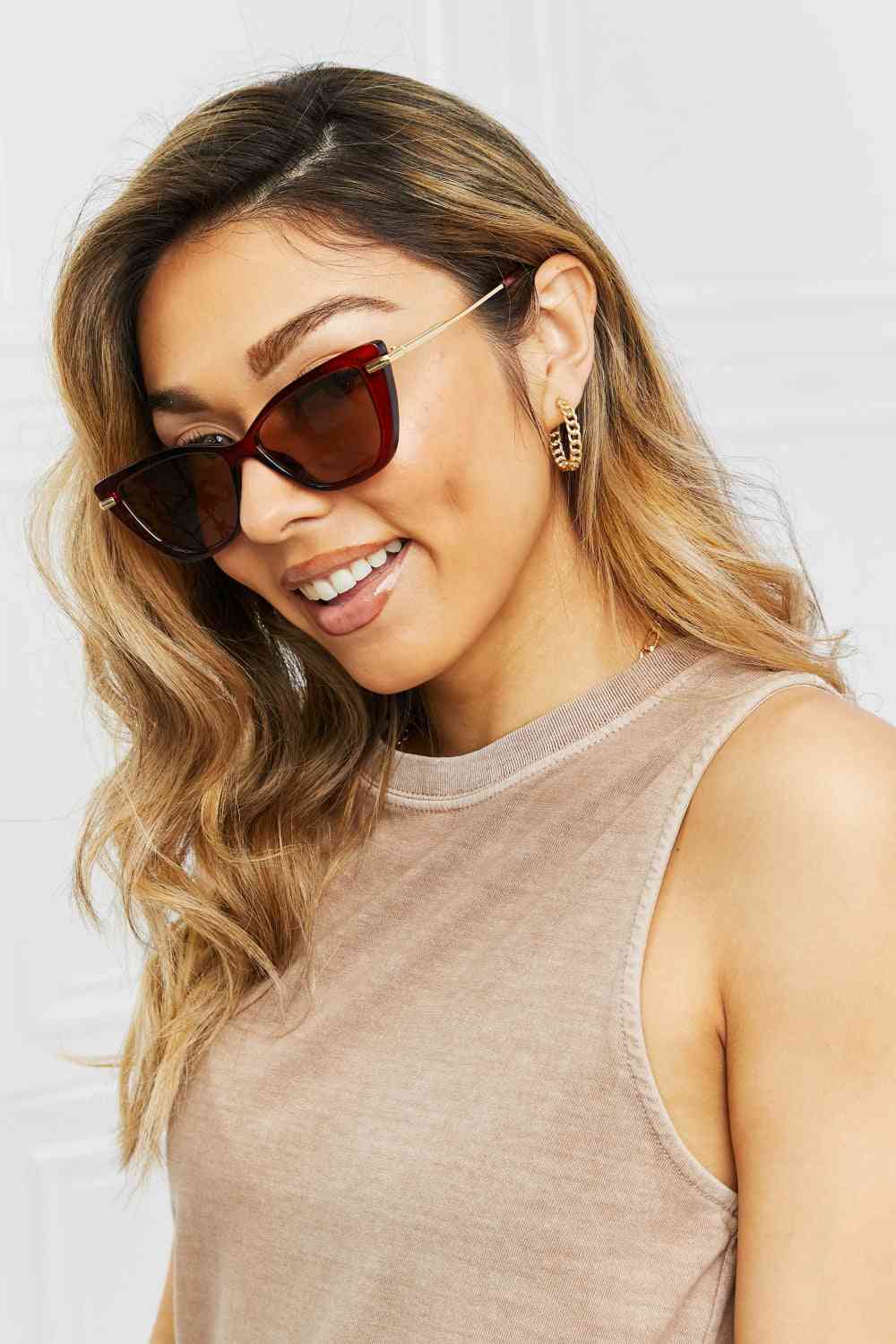 Chic Full Rim Cat Eye Sunglasses for Women